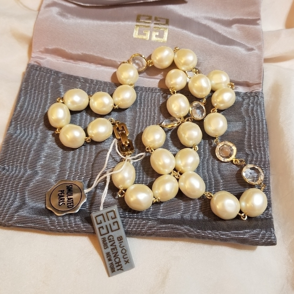 GIVENCHY PARIS NY Tagged Orig Bag Necklace - Picture 7 of 8